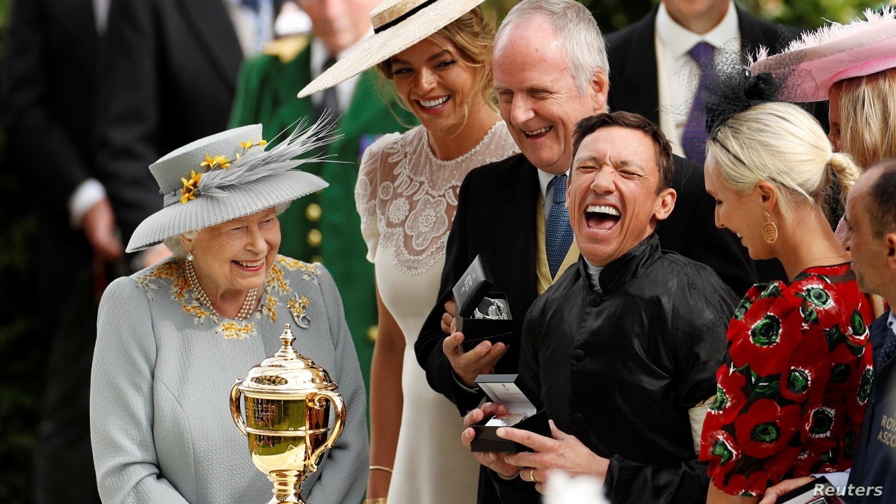 爱游戏-包含重返赛场首场状态出色，加拿大队观众沸腾！，德罗巴重返赛场赛场气氛高涨的词条