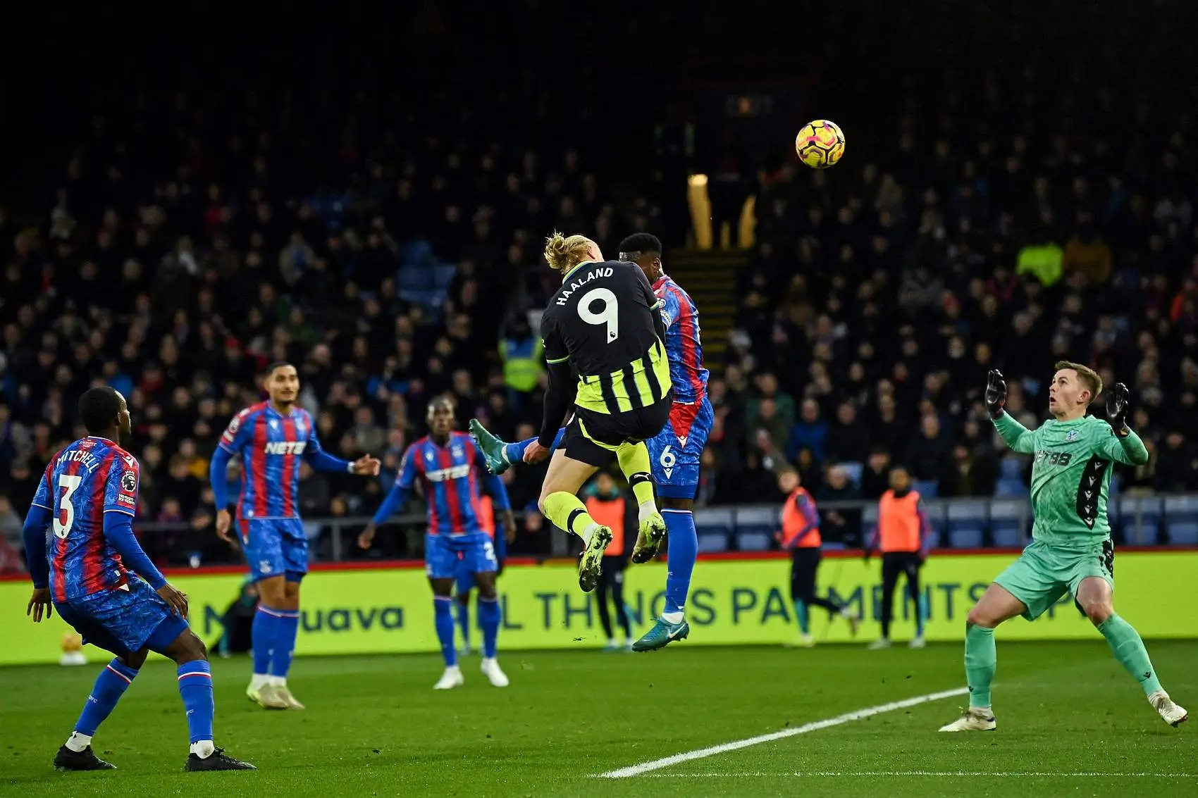 包含大比分获胜引发热议！，哈兰德在皇家马德里比赛中大比分获胜气势如虹延续的词条