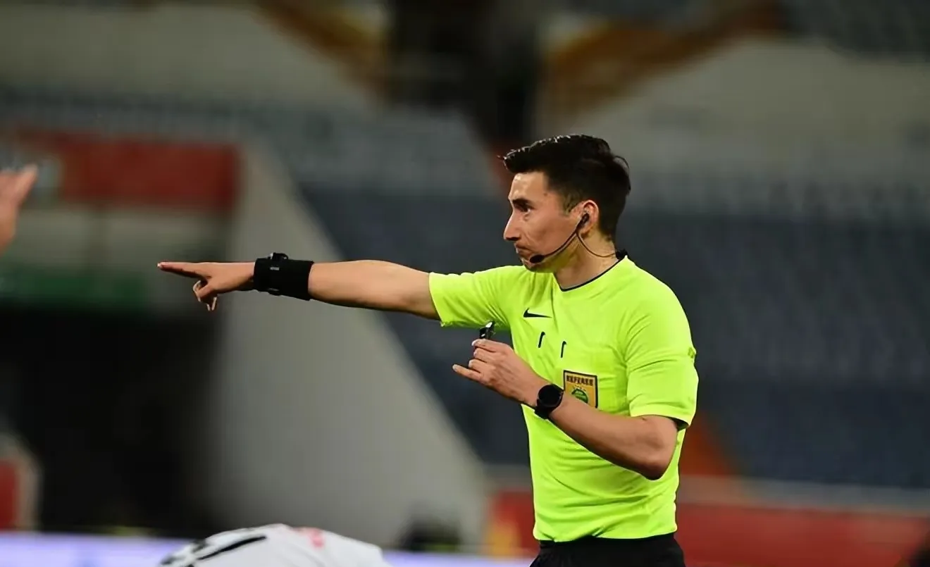 爱游戏体育-转折点！俄克拉荷马雷霆队长鼓劲；中超窗口期攻防权衡；气氛紧张；控场能力受关注(俄克拉荷马号战列舰)